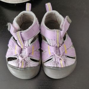 KEEN infant shoes Size 4